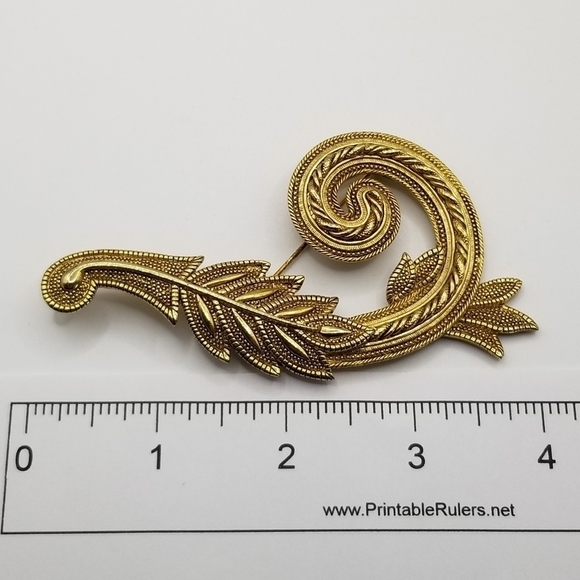 Vintage Signed JJ Gold Tone Art Deco Swirl Feather Leaf Brooch Bar Pin Ornate - Picture 4 of 15